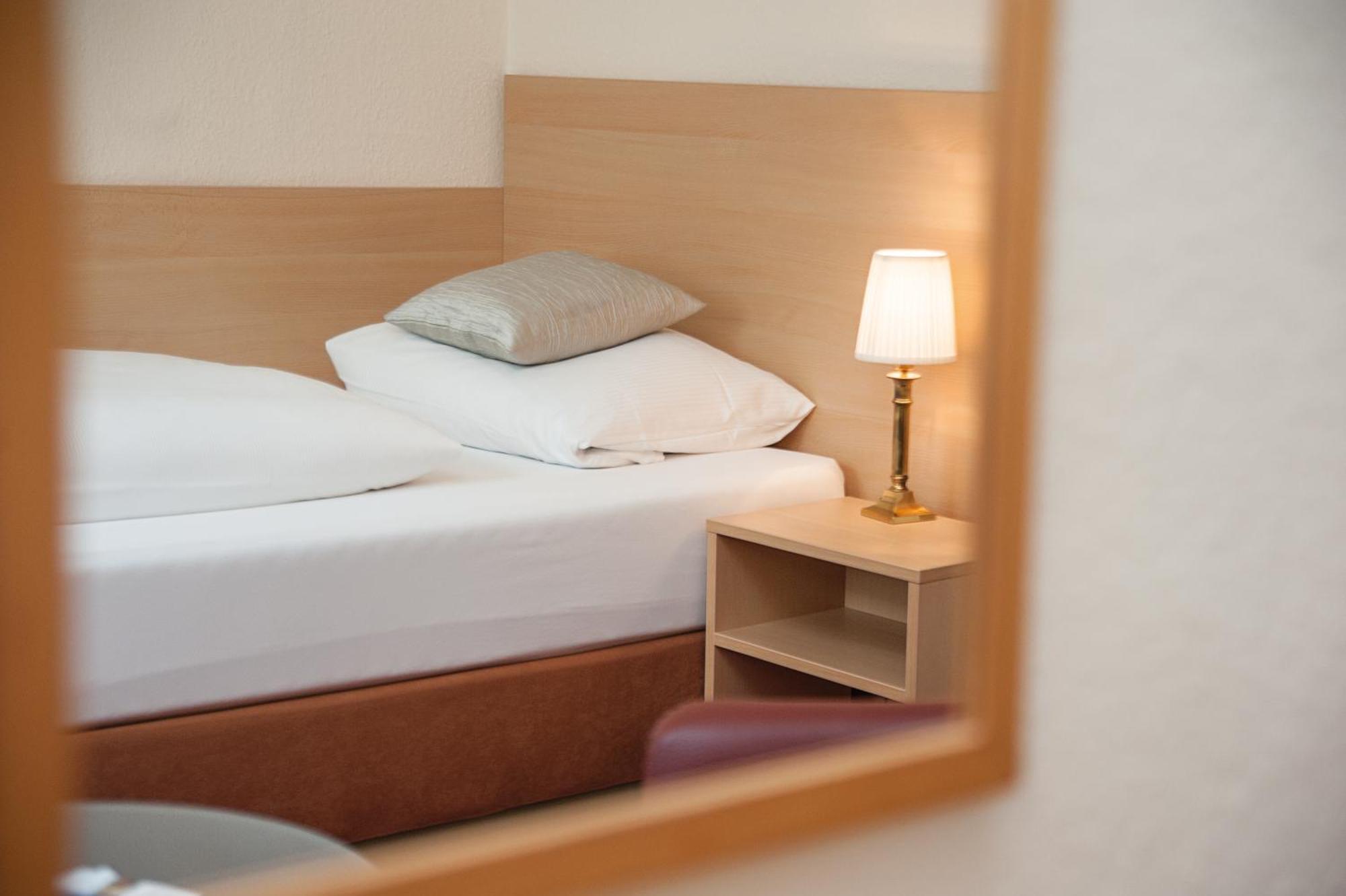 Comfort Garni Stadtzentrum Hotel Билефелд Стая снимка