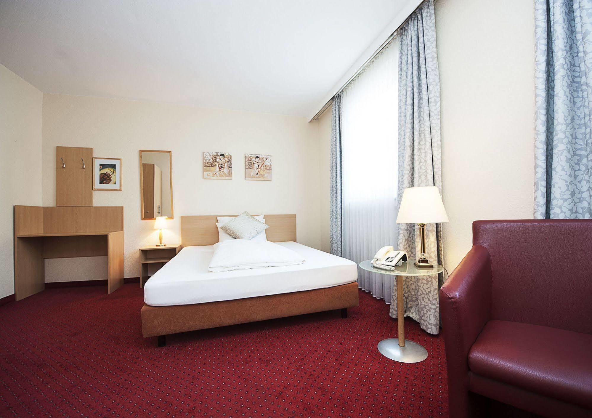 Comfort Garni Stadtzentrum Hotel Билефелд Екстериор снимка