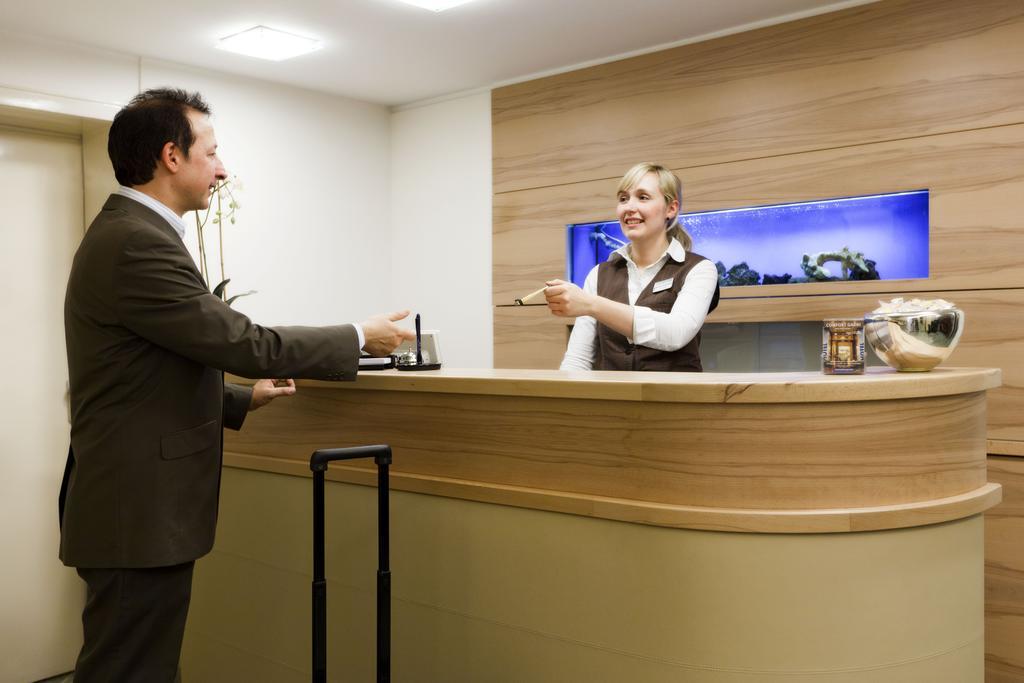 Comfort Garni Stadtzentrum Hotel Билефелд Екстериор снимка